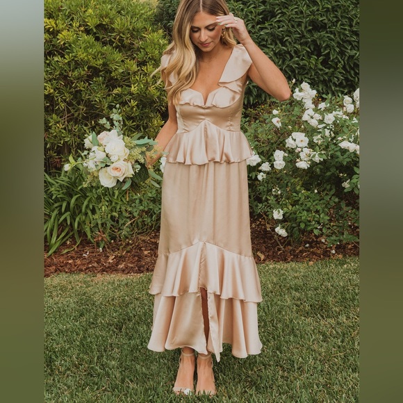 Show Me Your MuMu Dresses & Skirts - NWT Show Me Your Mumu Reese Ruffle Maxi Dress - Champagne Satin Formal Size XS